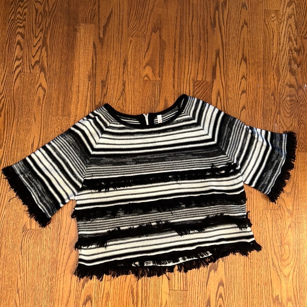 Andrée by unit black and white shirt sleeve sweater top